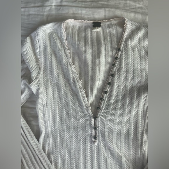 Free People: Long Sleeve Buttoned & Lace Top, Size: XS - Picture 2 of 4